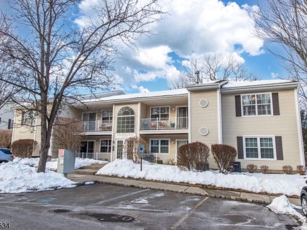 16 SPRUCE TERRACE, Mount Arlington, NJ 07856