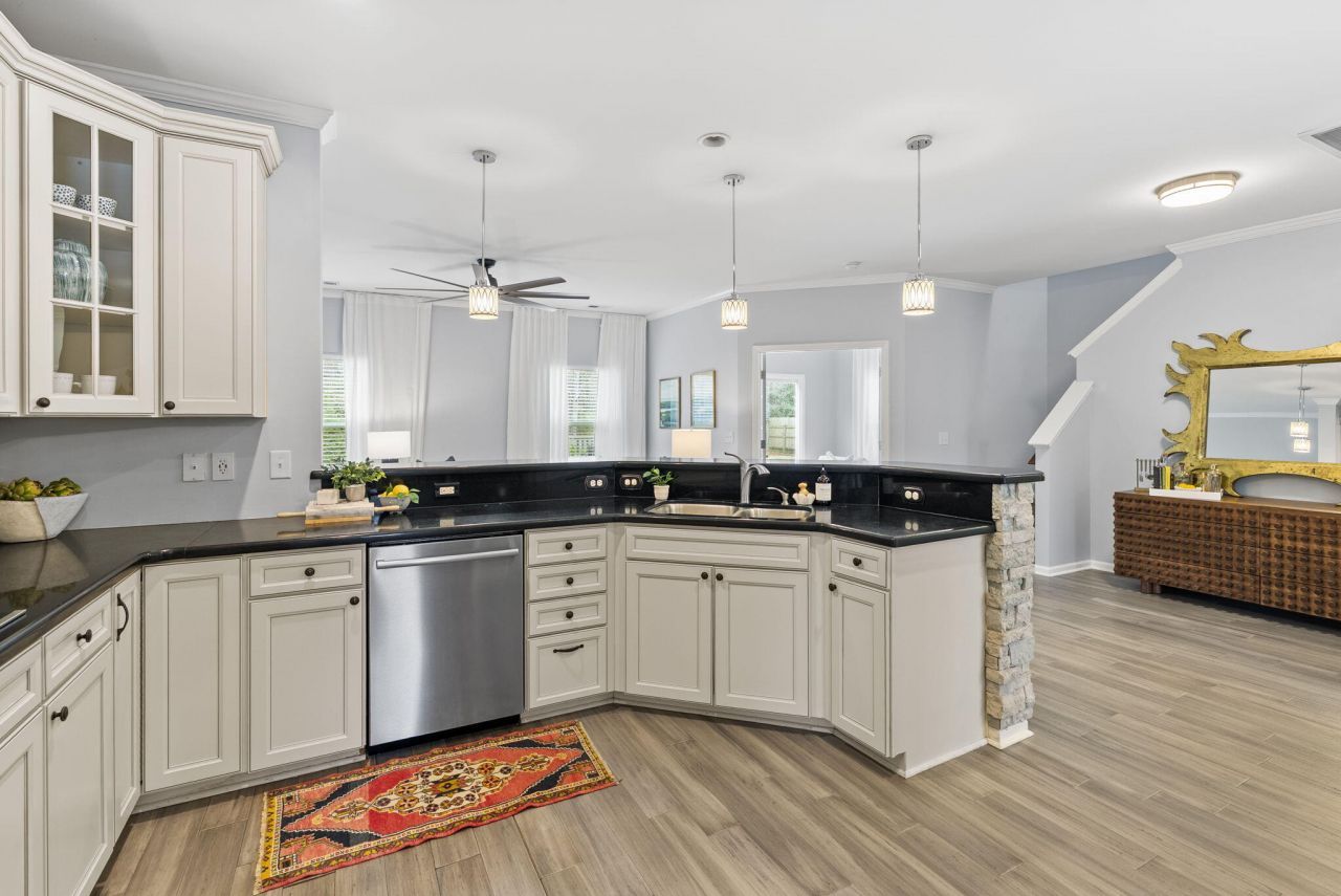 2816 Ortega Drive Photo 9