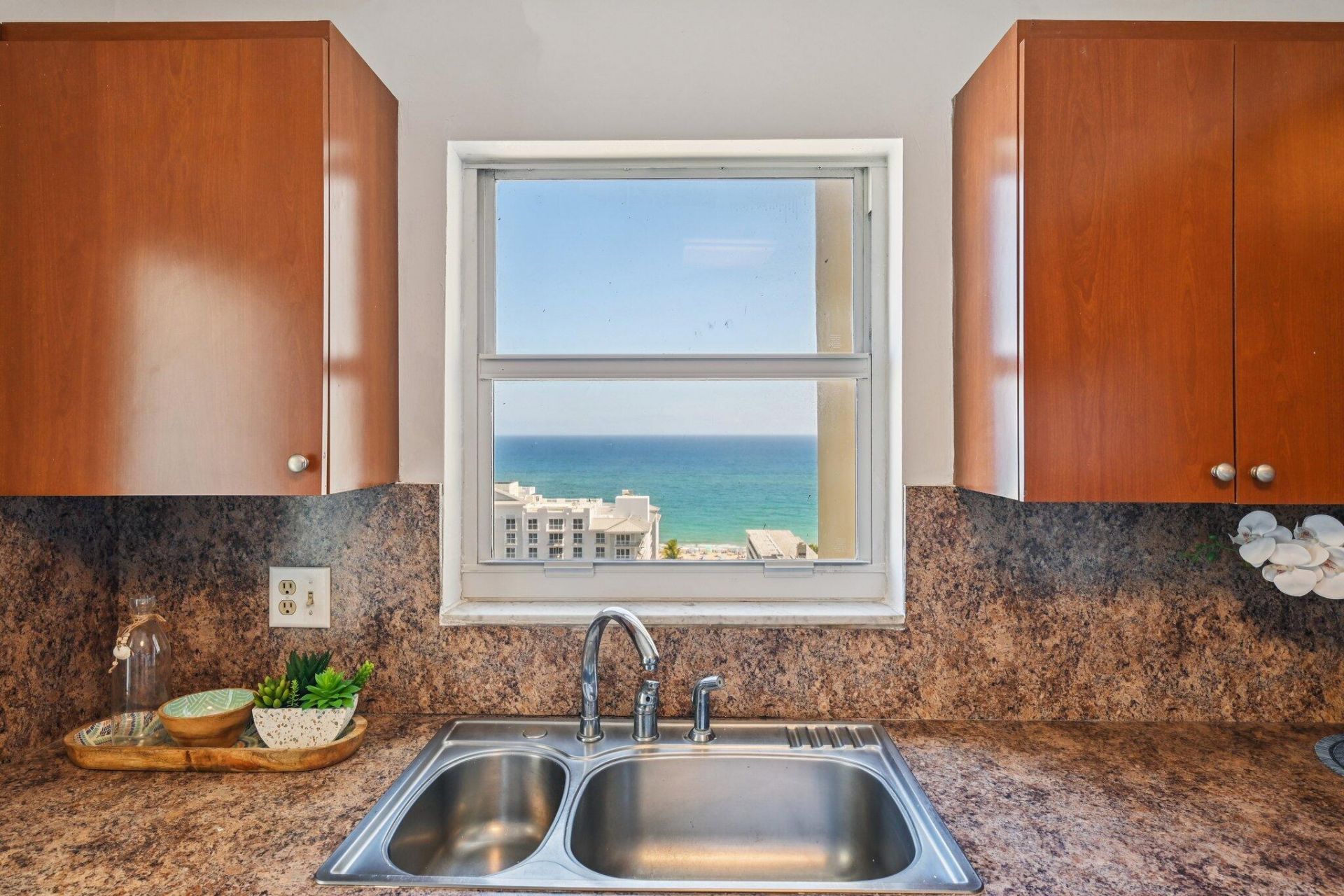 1200 Hibiscus Avenue, Unit 1804, Pompano Beach, FL 33062 Photo