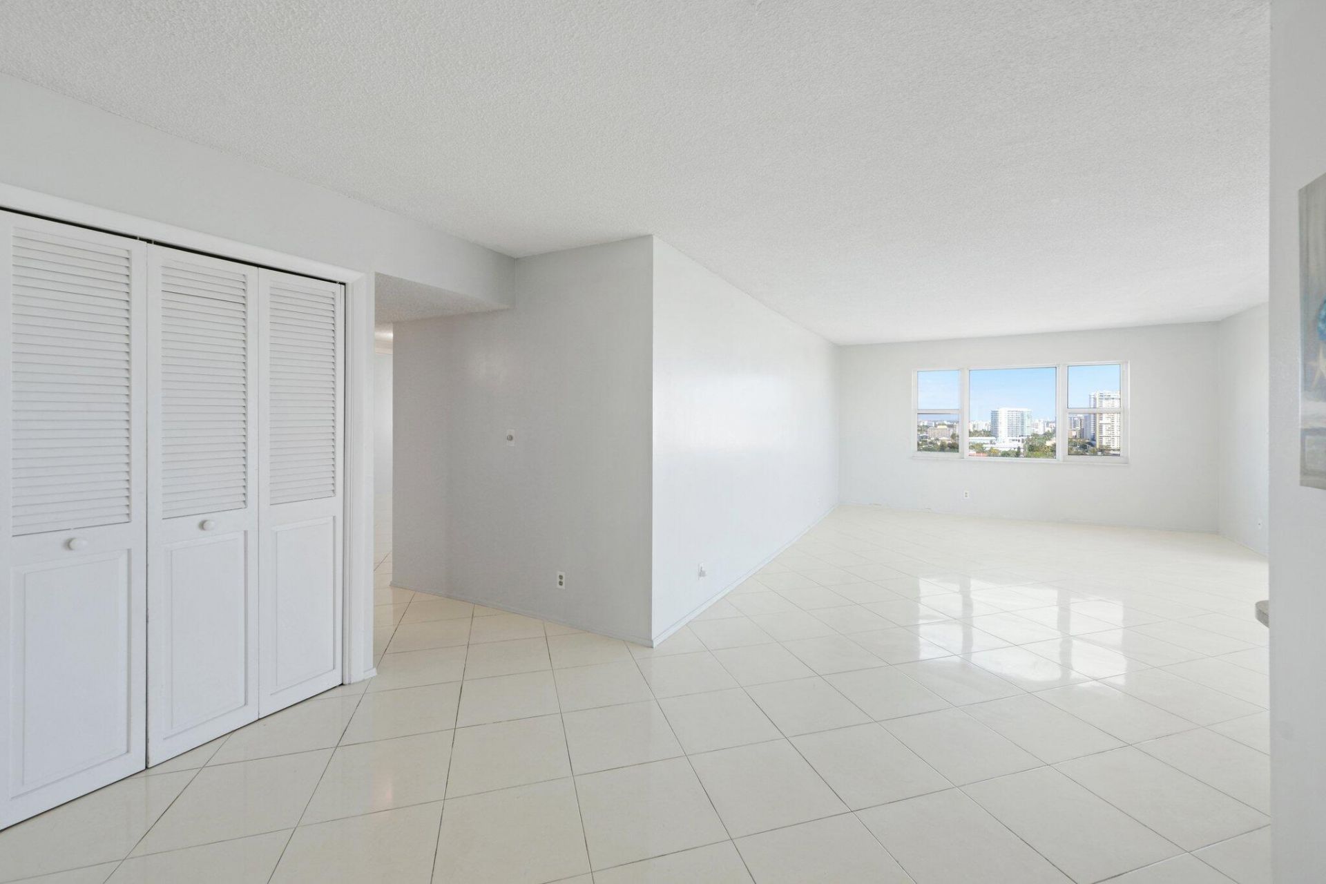1200 Hibiscus Avenue, Unit 1804, Pompano Beach, FL 33062 Photo