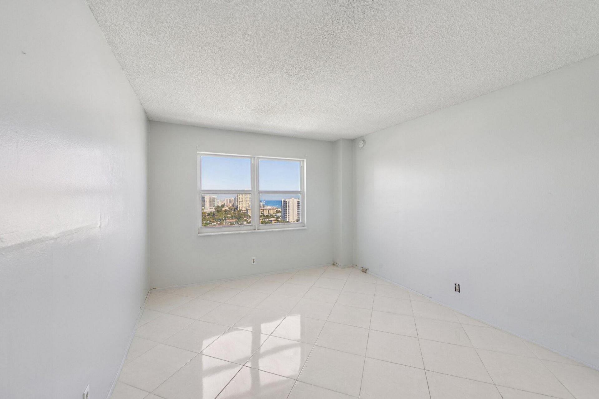 1200 Hibiscus Avenue, Unit 1804, Pompano Beach, FL 33062 Photo