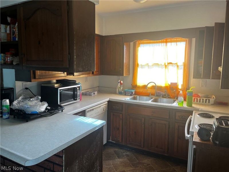 422 Whitely Street, Bridgeport, OH 43912 Photo 9