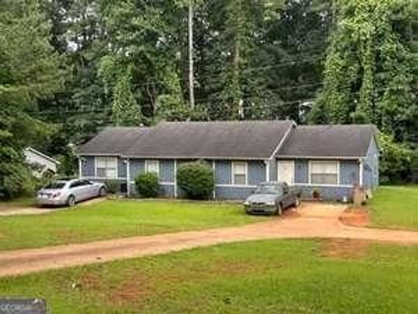 1292-4 Crystal Lake Road , College Park, GA 30349