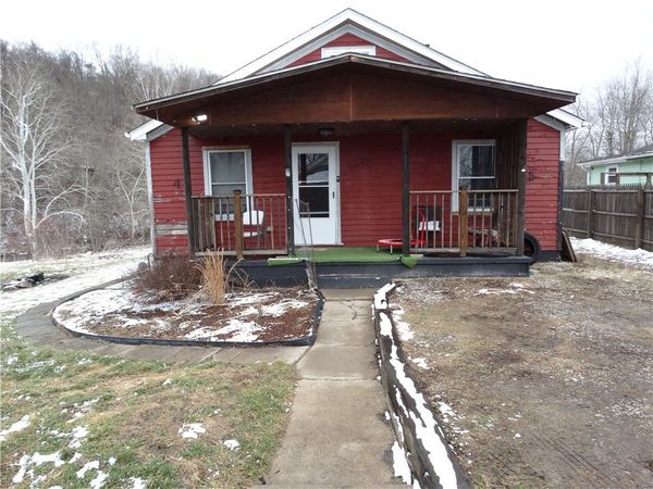 24 Hillman St, Bentleyville, PA 15314