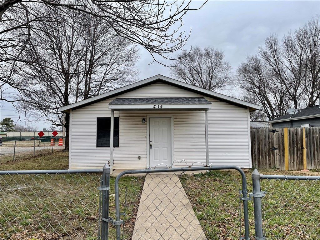 414 W Price Avenue, Springdale, AR 72764 Main Photo