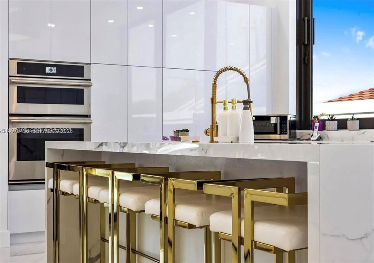 2225 NE 19th St , Fort Lauderdale, FL 33305 Photo