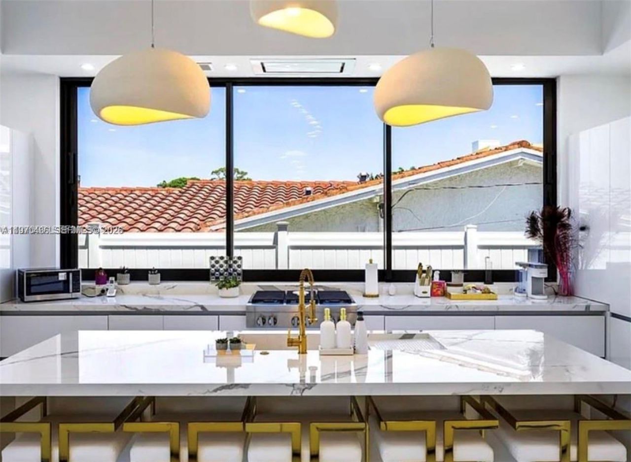 2225 NE 19th St , Fort Lauderdale, FL 33305 Photo