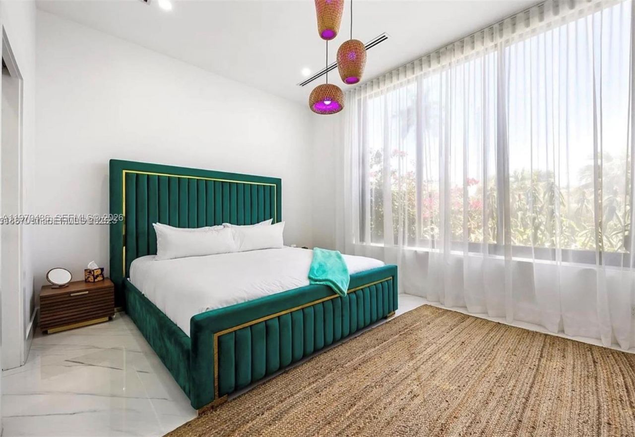 2225 NE 19th St , Fort Lauderdale, FL 33305 Photo