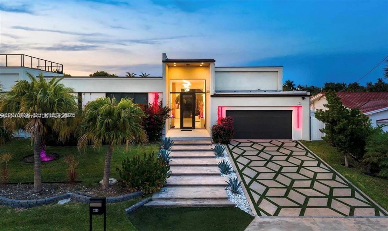 2225 NE 19th St , Fort Lauderdale, FL 33305 Photo