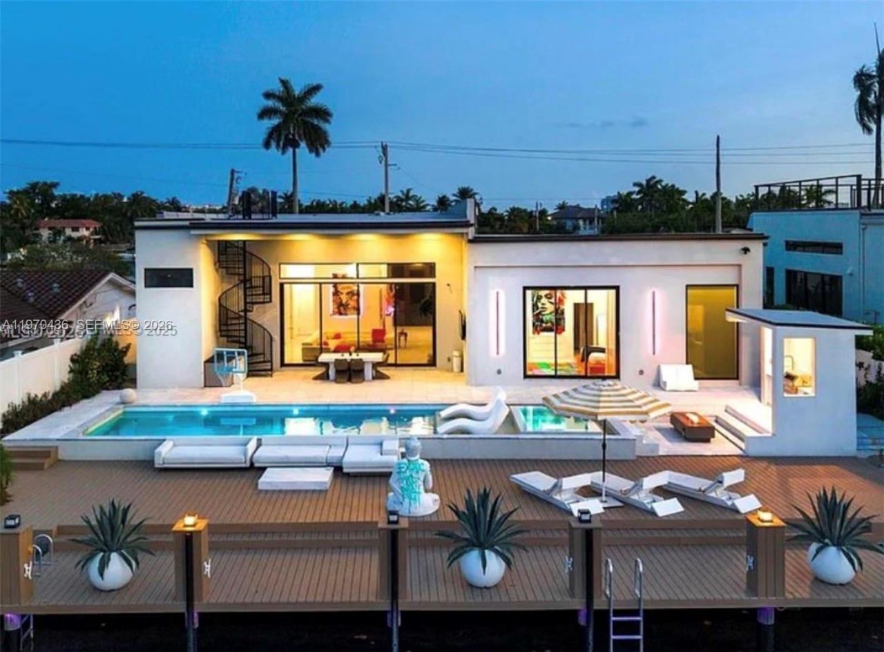 2225 NE 19th St, Fort Lauderdale, FL 33305 Photo