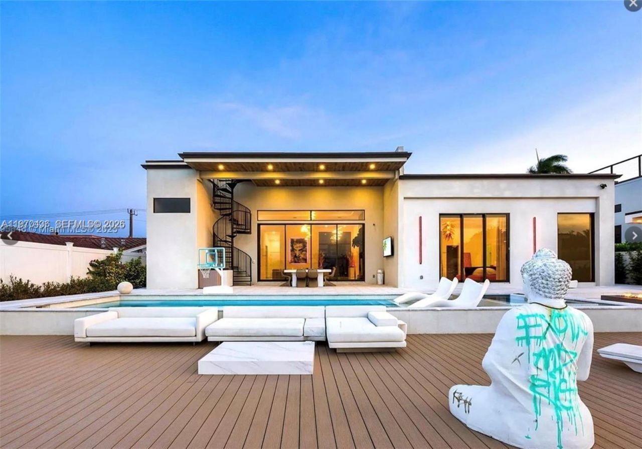 2225 NE 19th St, Fort Lauderdale, FL 33305 Photo