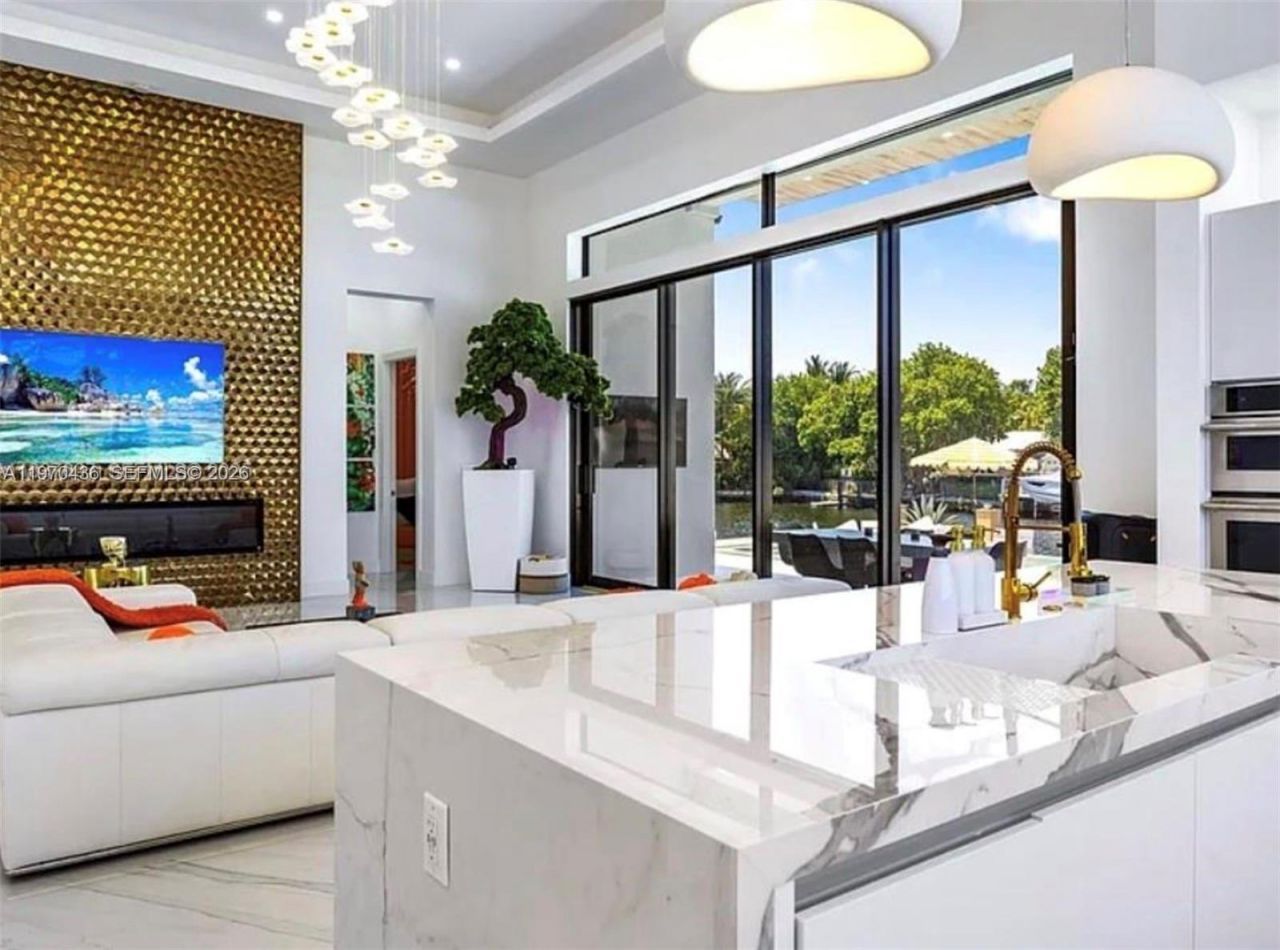 2225 NE 19th St, Fort Lauderdale, FL 33305 Photo