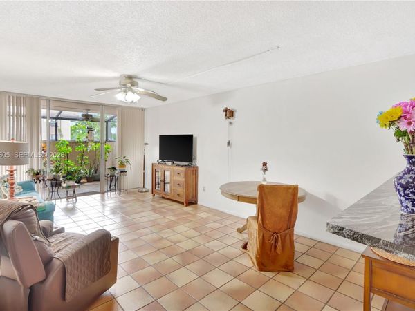10525 SW 112th Ave, Unit 117, Miami, FL 33176