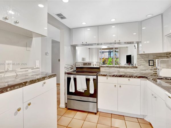 10525 SW 112th Ave, Unit 117, Miami, FL 33176