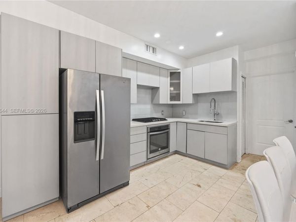 4215 Sheridan Ave , Unit 3, Miami Beach, FL 33140