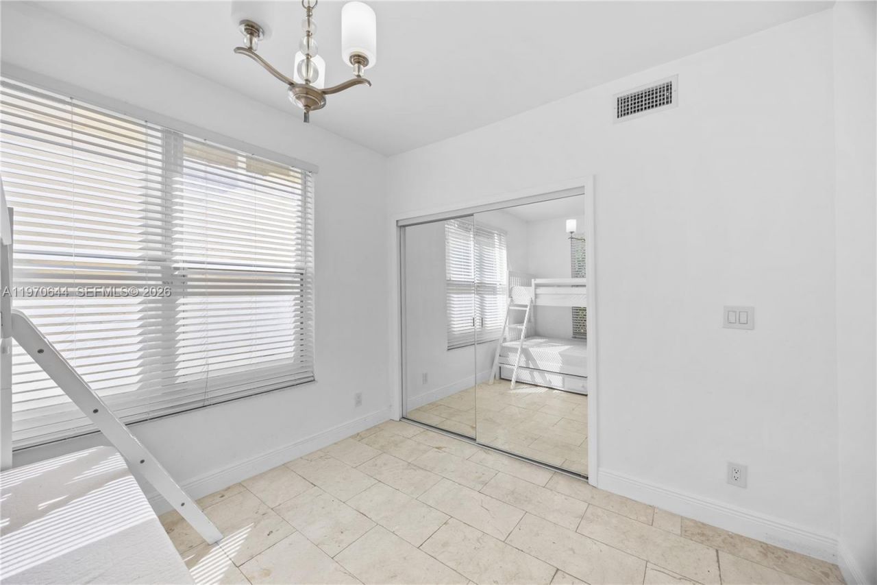 4215 Sheridan Ave , Unit 3, Miami Beach, FL 33140 Photo