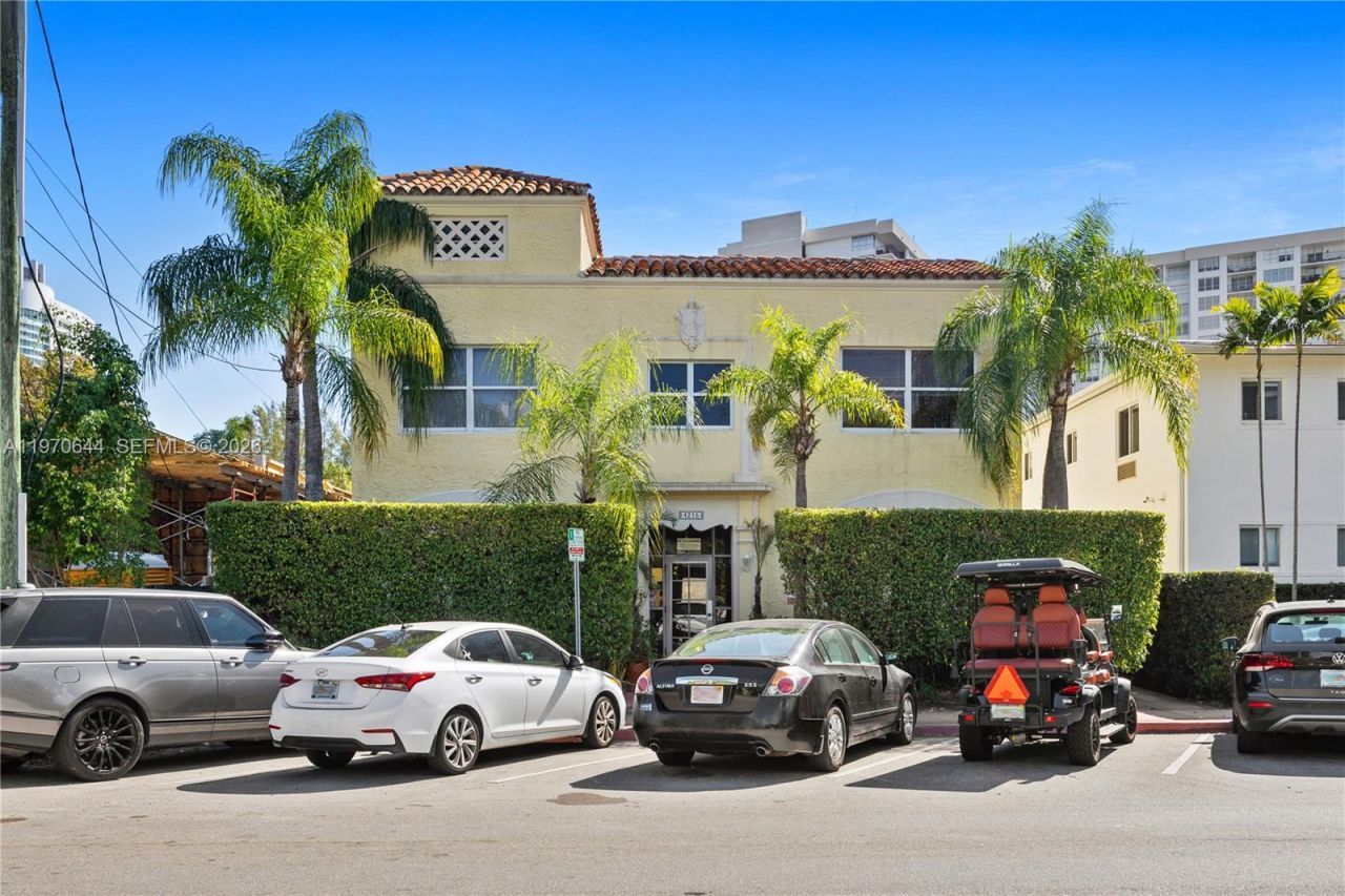 4215 Sheridan Ave , Unit 3, Miami Beach, FL 33140 Photo