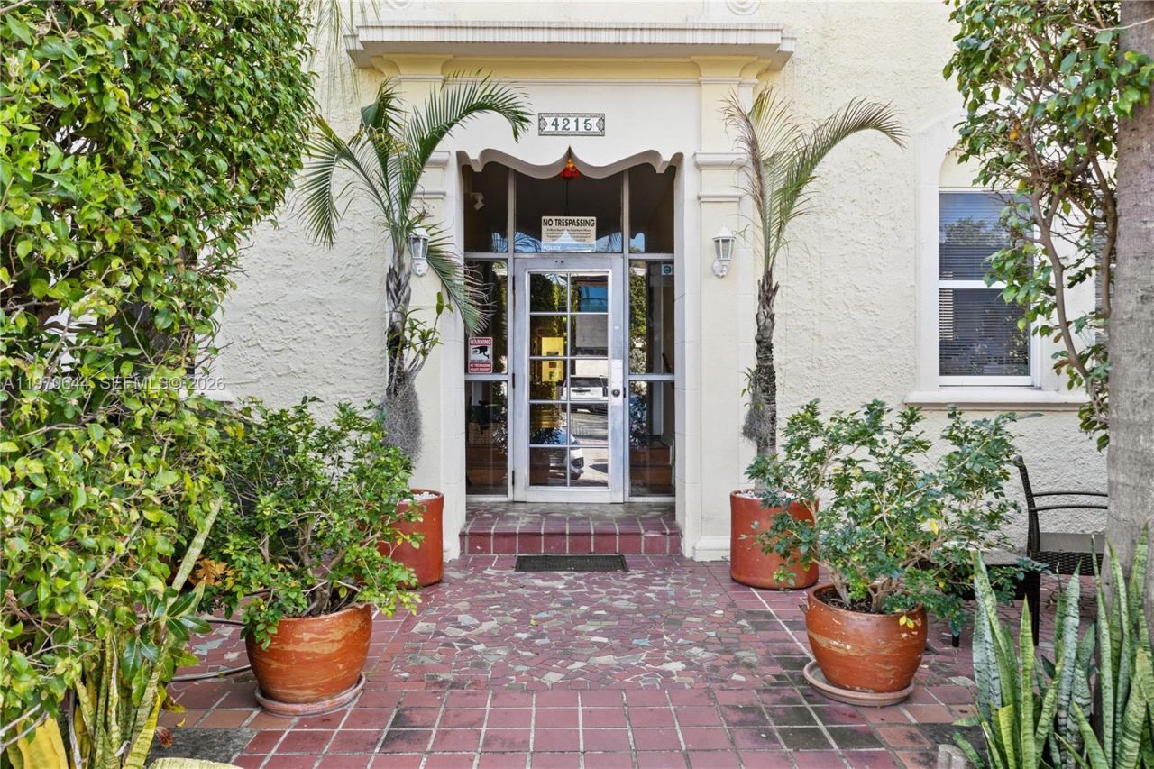 4215 Sheridan Ave , Unit 3, Miami Beach, FL 33140 Photo