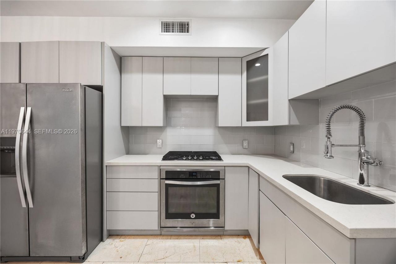 4215 Sheridan Ave , Unit 3, Miami Beach, FL 33140 Photo