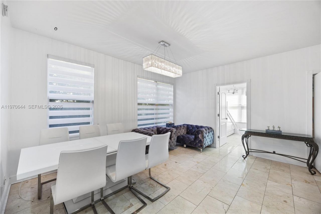 4215 Sheridan Ave , Unit 3, Miami Beach, FL 33140 Photo