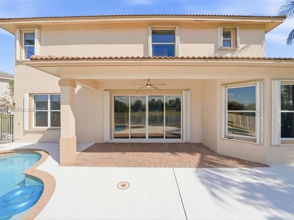 1887 Harbor View Cir, Weston, FL 33327