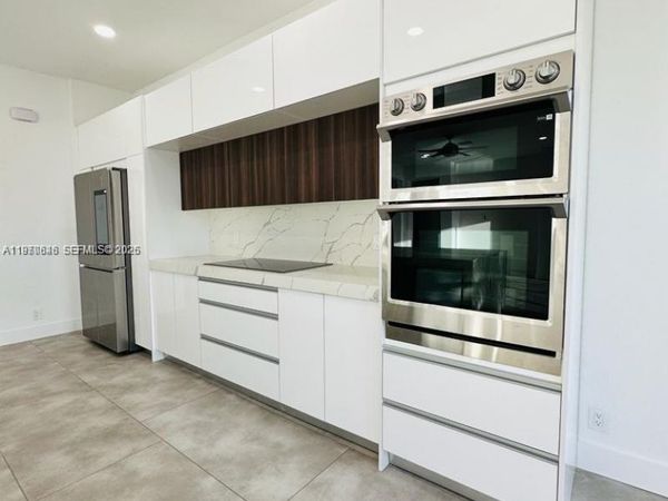 1887 Harbor View Cir, Weston, FL 33327