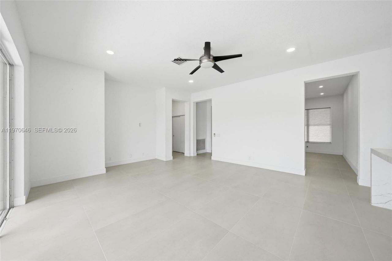 1887 Harbor View Cir, Weston, FL 33327 Photo