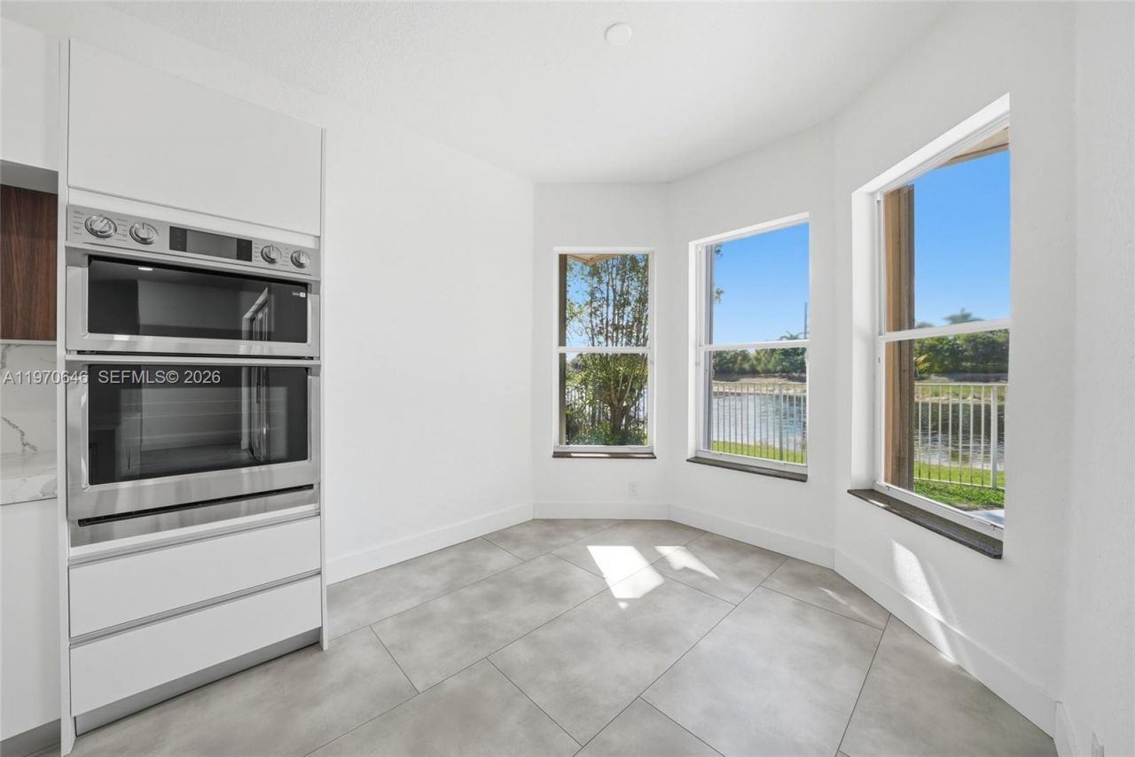 1887 Harbor View Cir, Weston, FL 33327 Photo