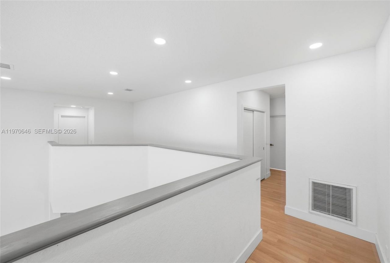 1887 Harbor View Cir, Weston, FL 33327 Photo