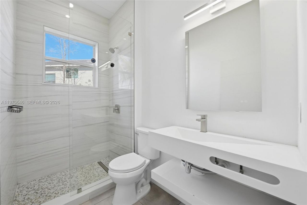 1887 Harbor View Cir, Weston, FL 33327 Photo