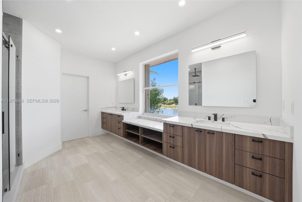 1887 Harbor View Cir, Weston, FL 33327 Photo