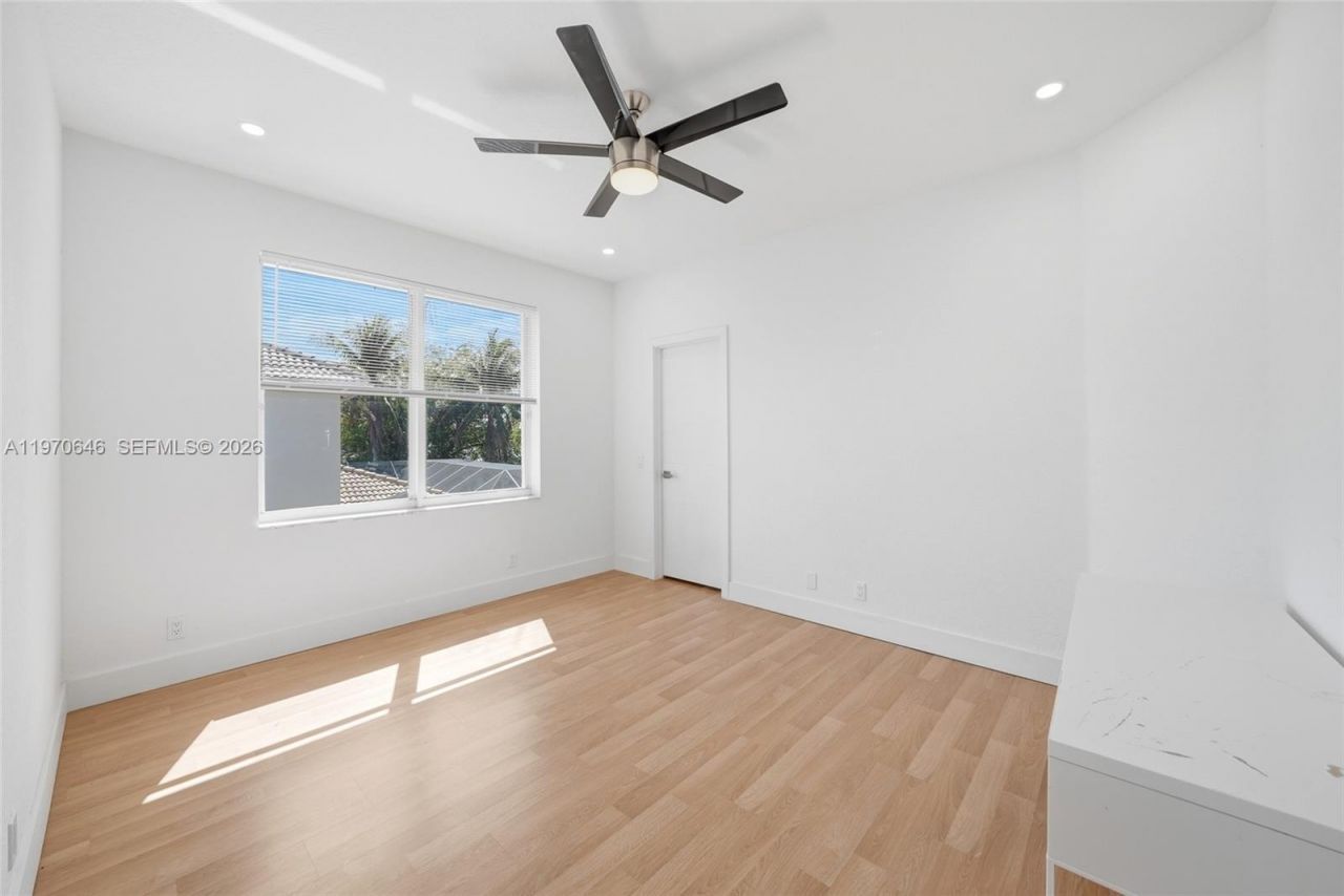 1887 Harbor View Cir, Weston, FL 33327 Photo