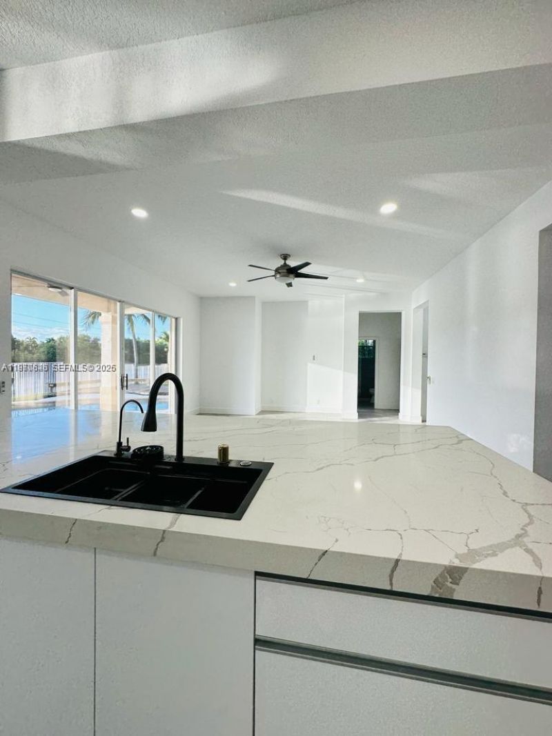 1887 Harbor View Cir, Weston, FL 33327 Photo