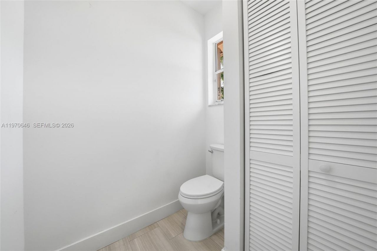 1887 Harbor View Cir, Weston, FL 33327 Photo