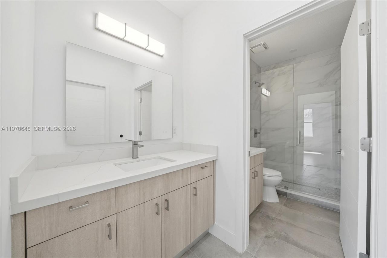 1887 Harbor View Cir, Weston, FL 33327 Photo