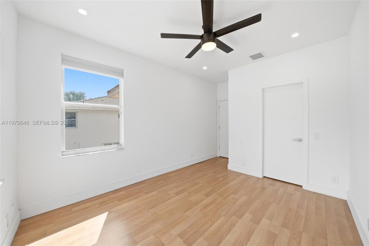 1887 Harbor View Cir, Weston, FL 33327 Photo