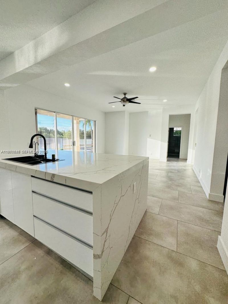 1887 Harbor View Cir, Weston, FL 33327 Photo