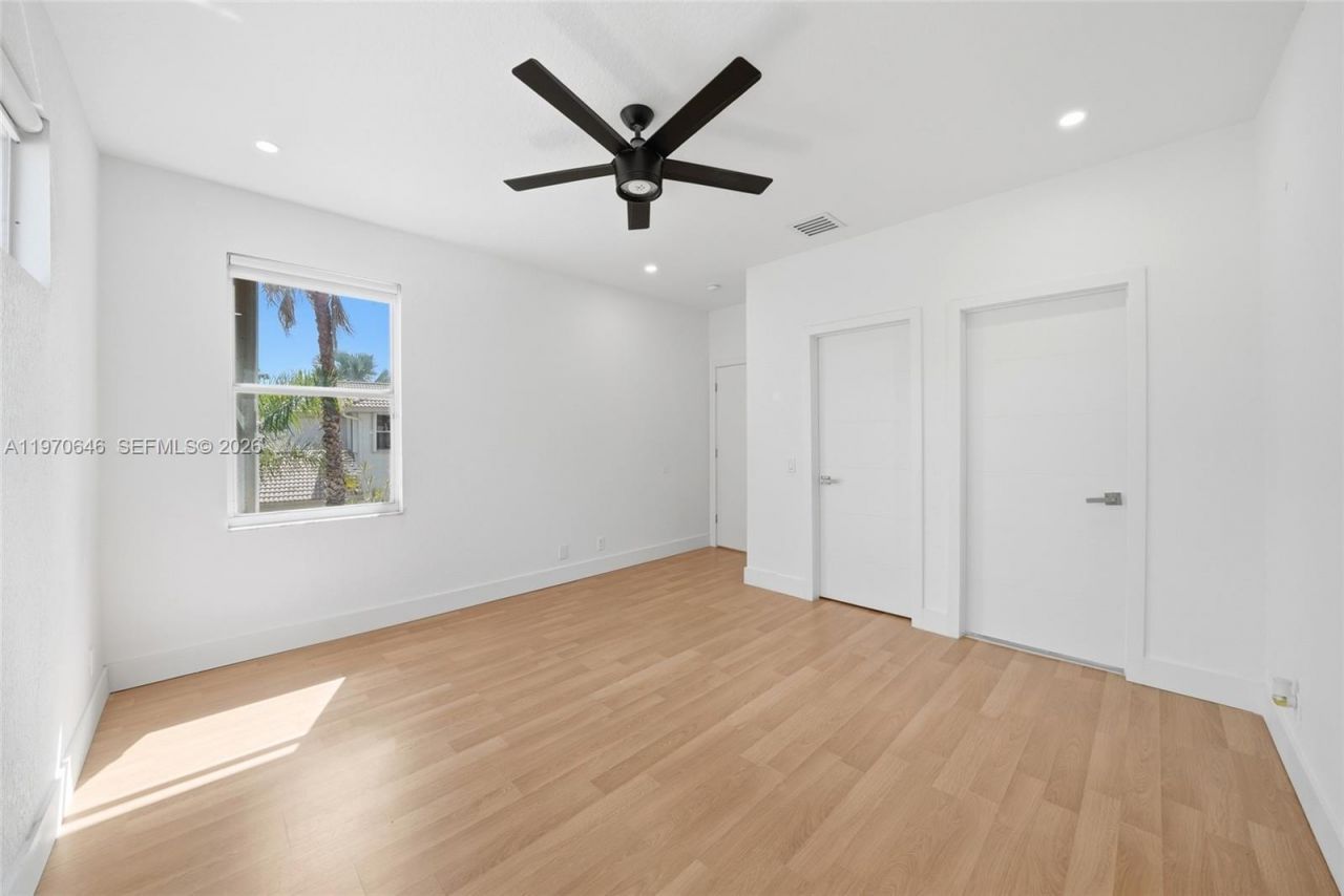 1887 Harbor View Cir, Weston, FL 33327 Photo