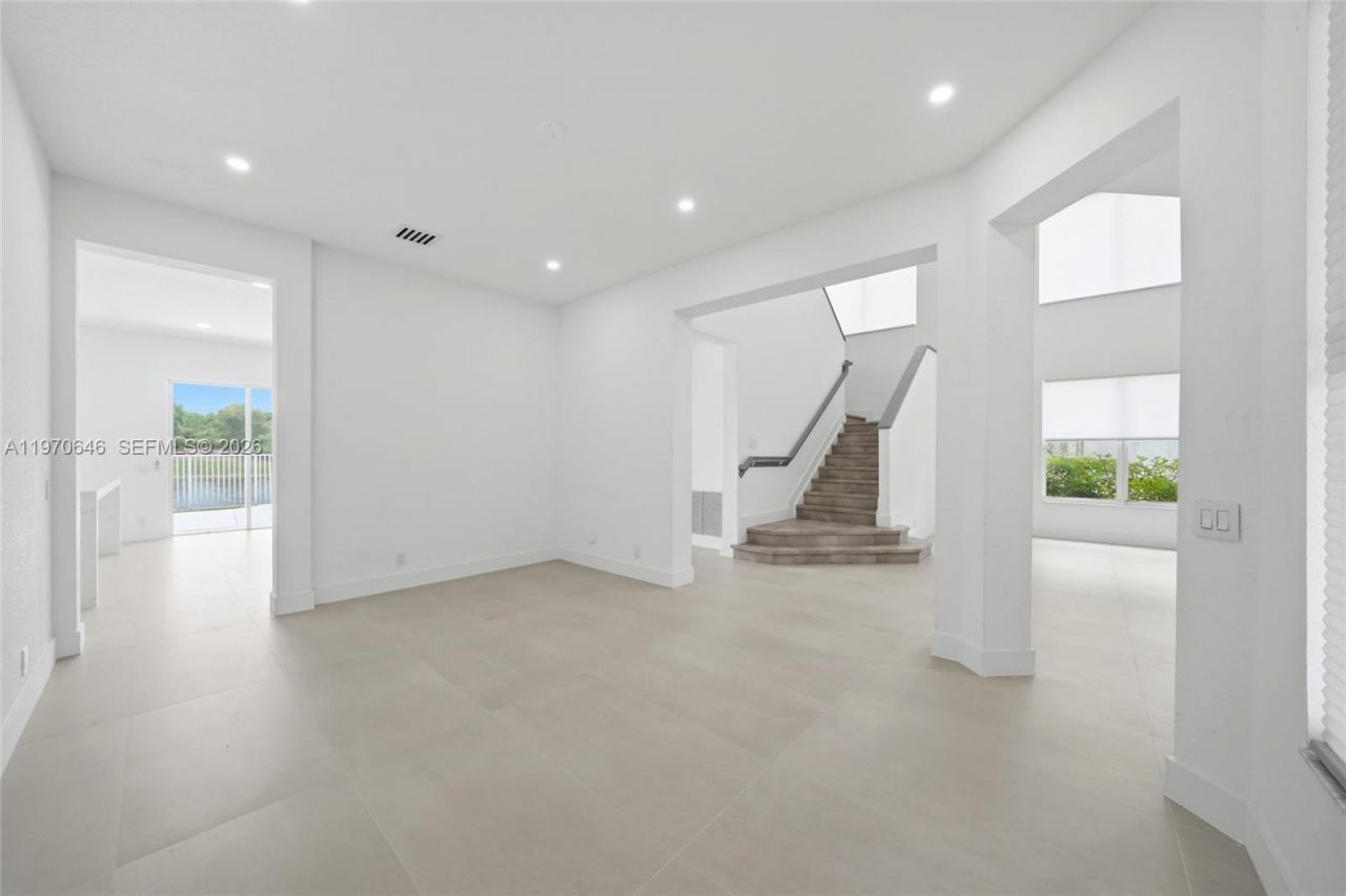 1887 Harbor View Cir, Weston, FL 33327 Photo