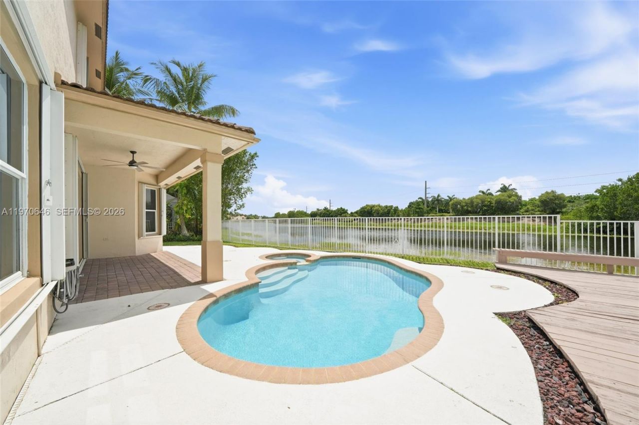 1887 Harbor View Cir, Weston, FL 33327 Photo