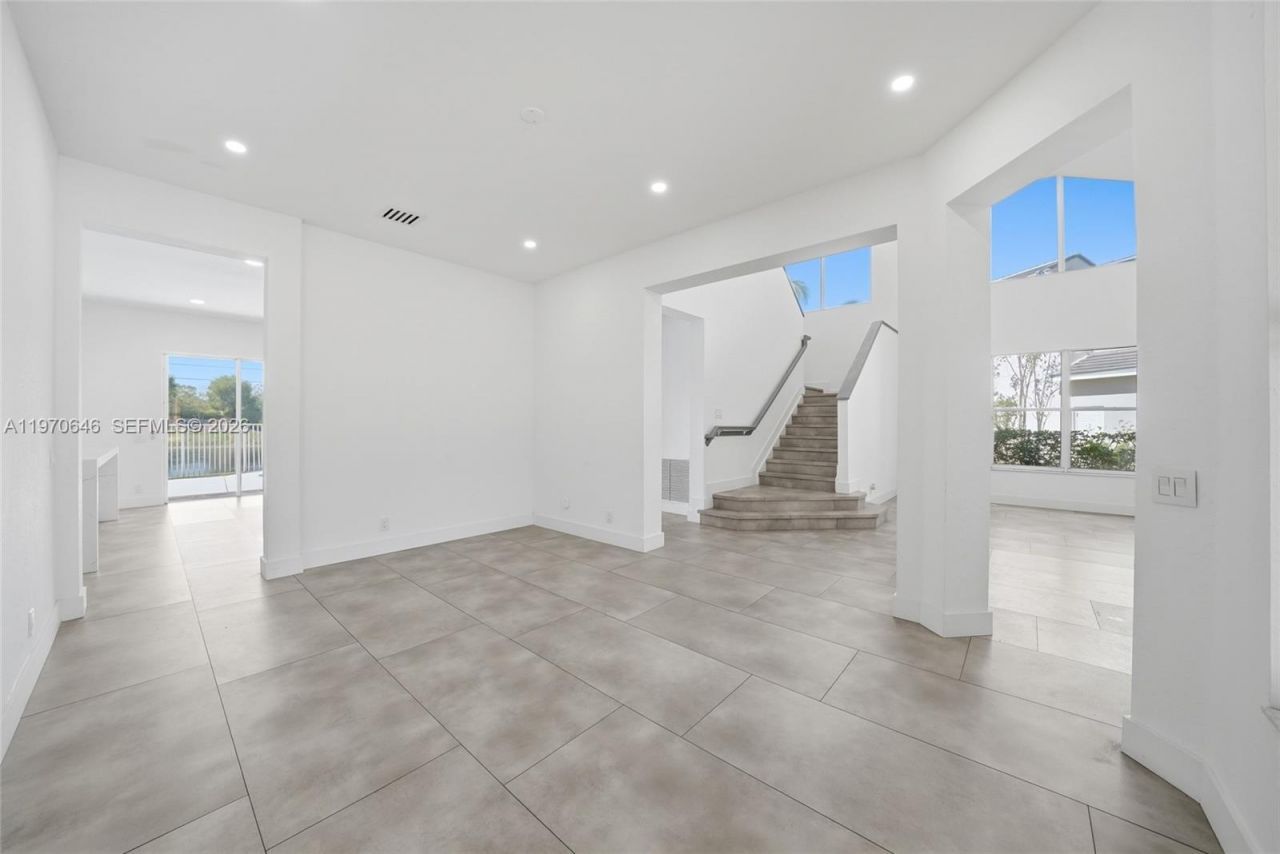 1887 Harbor View Cir, Weston, FL 33327 Photo