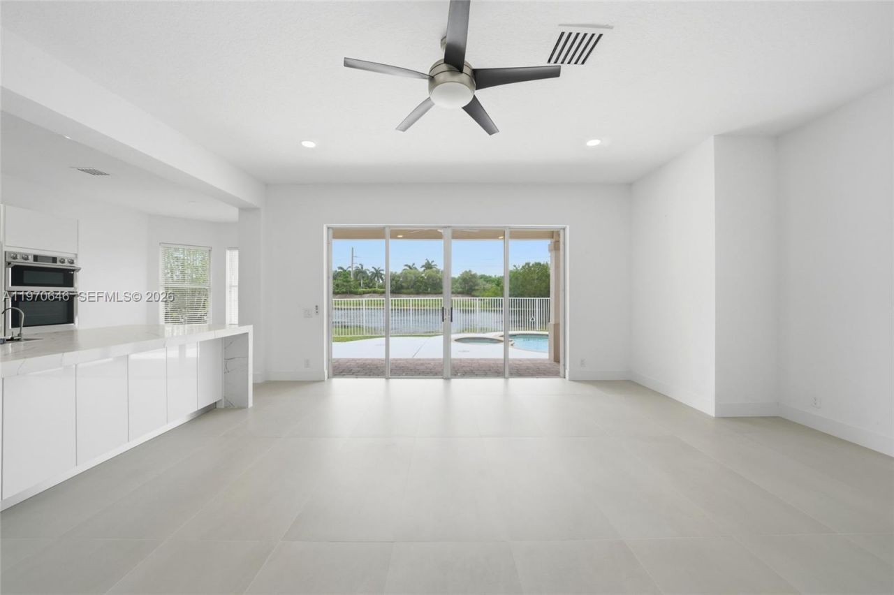 1887 Harbor View Cir, Weston, FL 33327 Photo