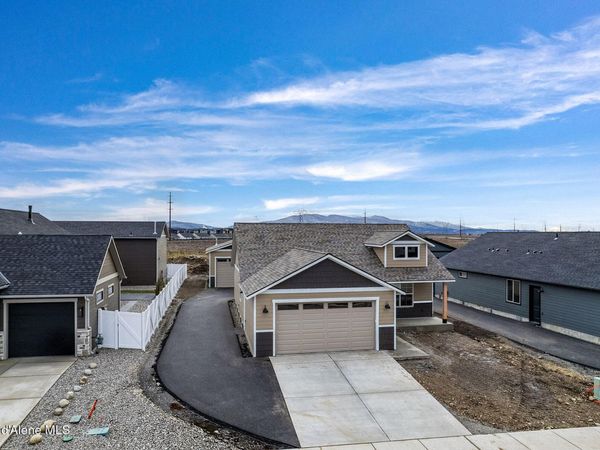 8892 W Swather AVE, Rathdrum, ID 83858