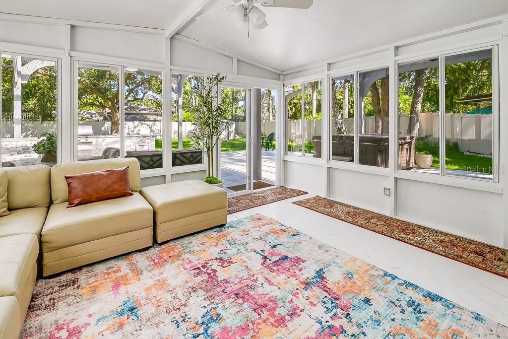 1826 Country Club Road N, Saint Petersburg, FL 33710 Photo