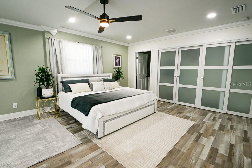 1826 Country Club Road N, Saint Petersburg, FL 33710 Photo