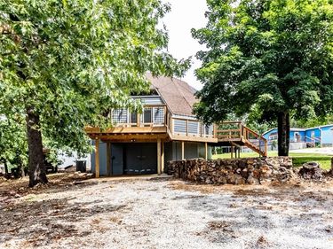 10116 Billabong Drive, Clinton, MO 64735