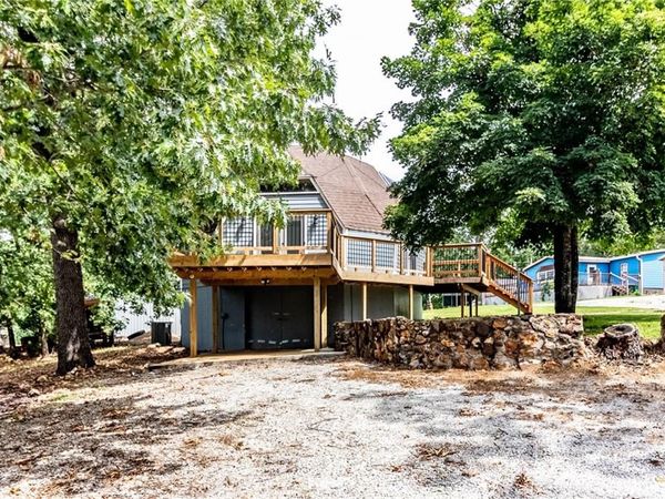 10116 Billabong Drive, Clinton, MO 64735