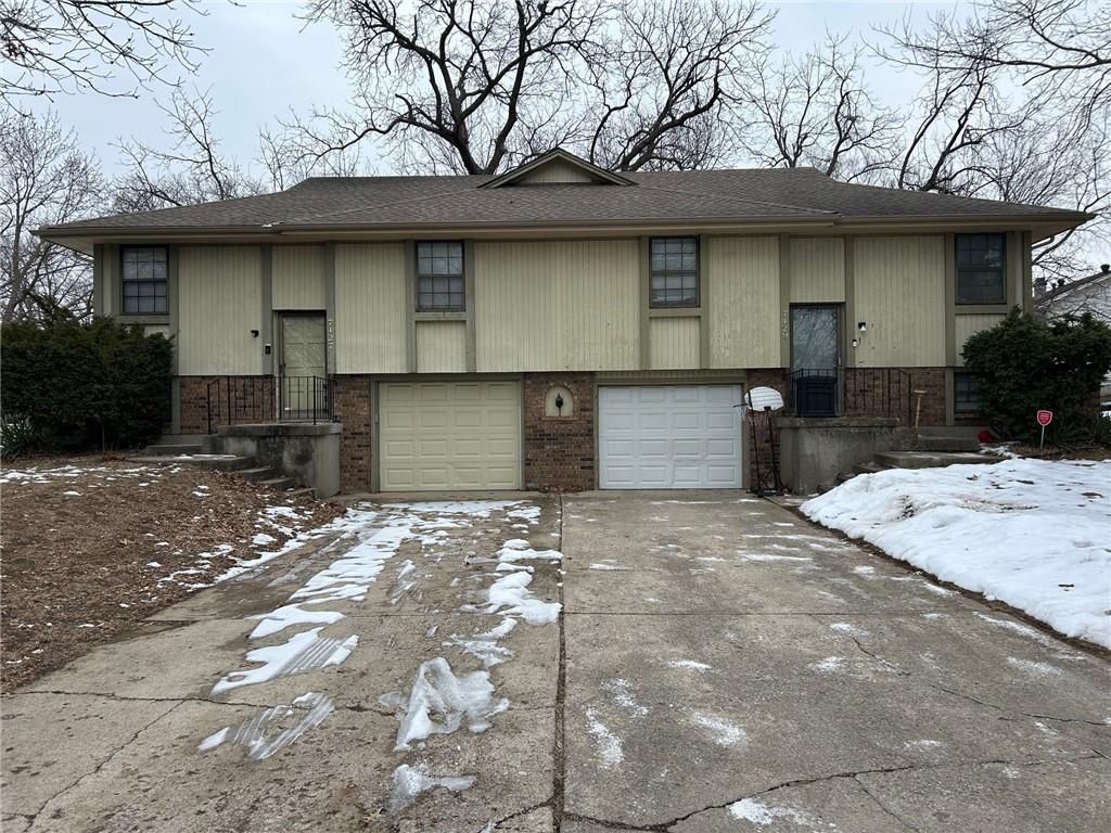 7427 & 7429 Englewood Lane, Raytown, MO 64133 Main Photo