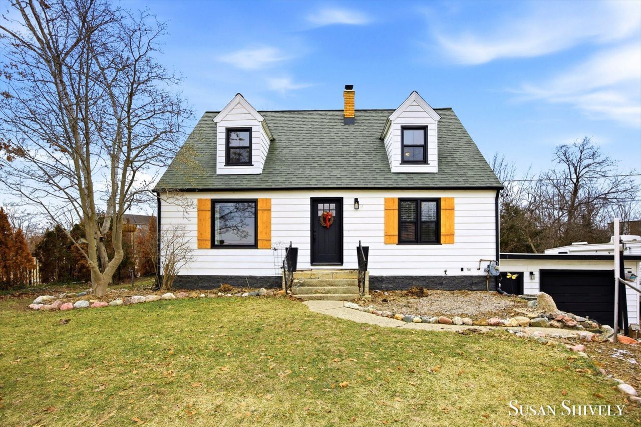 4595 Wakefield Avenue Ne, Comstock Park, MI 49321 Main Photo