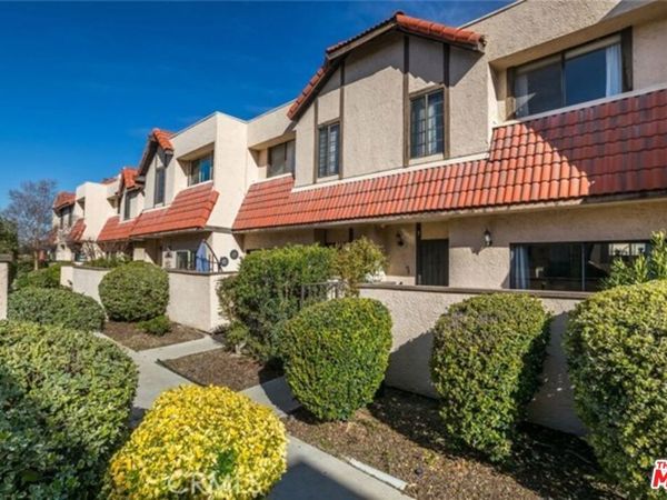 27656 Ironstone Drive, Unit 5, Canyon Country, CA 91387